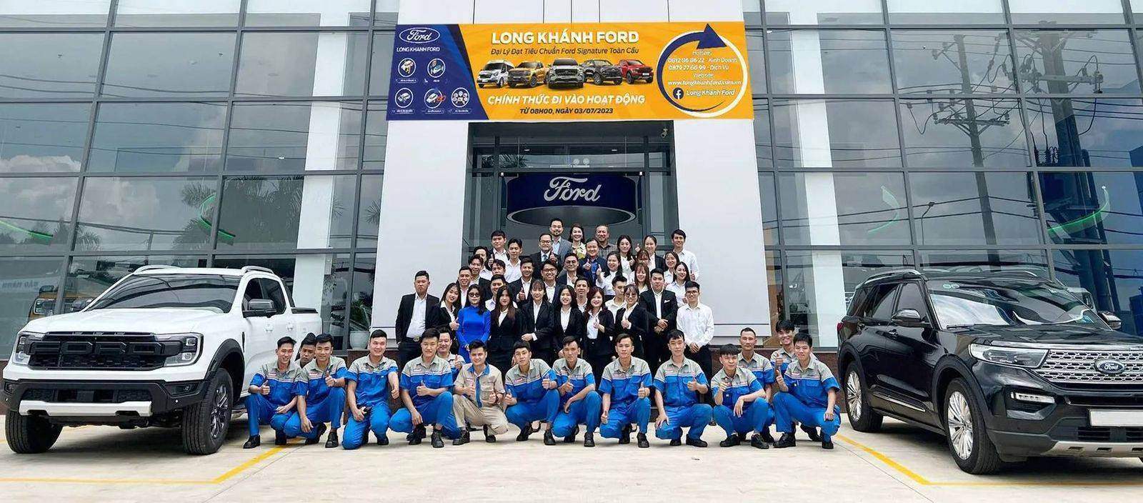 Long Khánh Ford Showroom