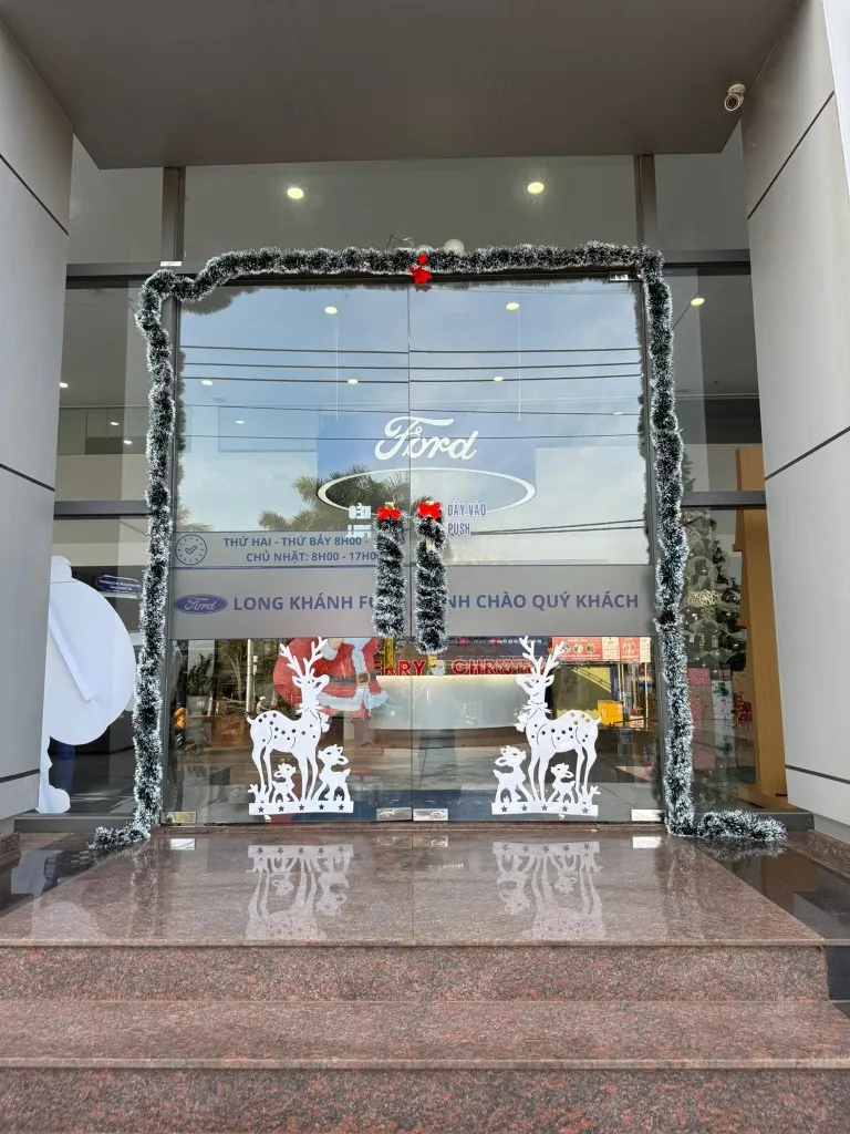 Showroom Long Khánh Ford